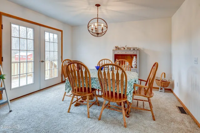 $399,999 | 254 Log City Road, Amsterdam, NY 12010