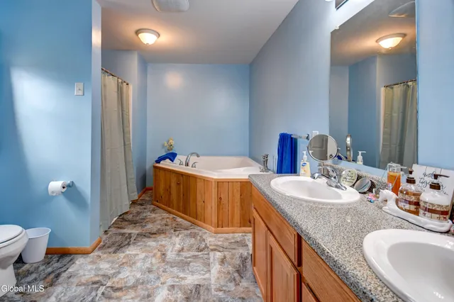 $399,999 | 254 Log City Road, Amsterdam, NY 12010