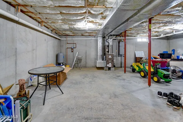 $399,999 | 254 Log City Road, Amsterdam, NY 12010