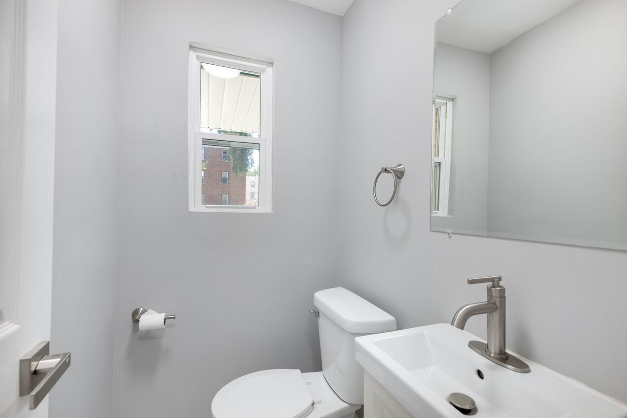 142 Callan Avenue Evanston, IL 60202 - Photo 13 of 17