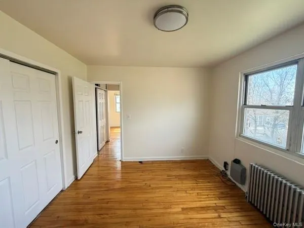 $2,000 | 1084 Fenwood Drive, Unit 3, Valley Stream, NY 11580