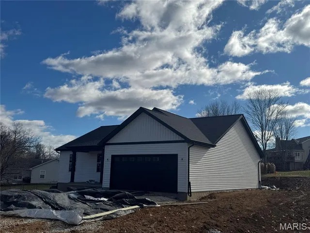 $325,000 | 10486 Ponderosa Drive, Foristell, MO 63348