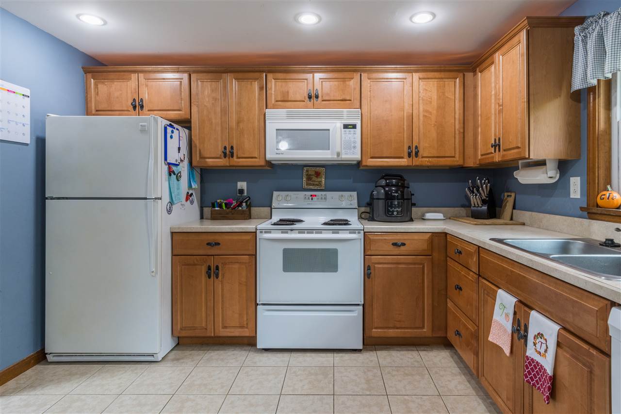 75 Derryfield Road, Unit R Derry, NH 03038 - Photo 4 of 16