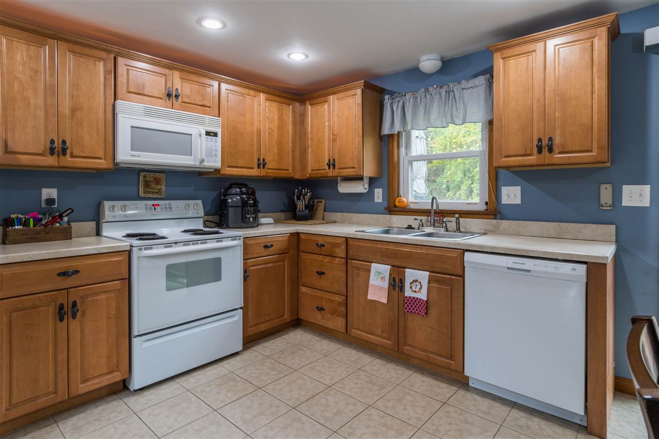 75 Derryfield Road, Unit R Derry, NH 03038 - Photo 5 of 16