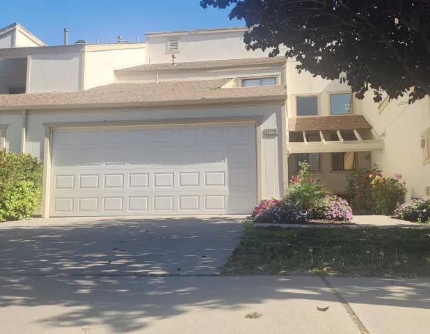 a front view of house with yard