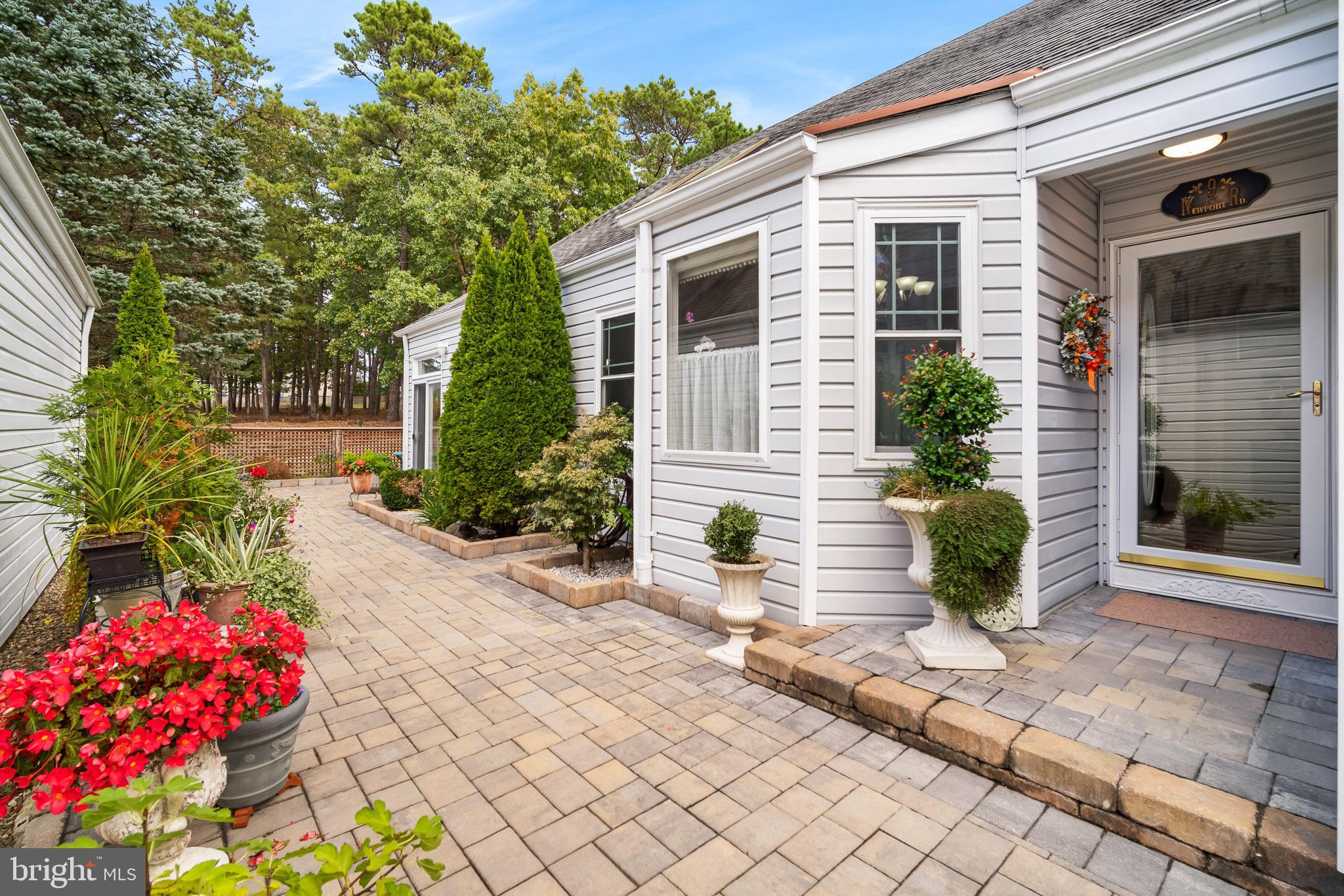 9 Newport Road Manahawkin, NJ 08050 - Photo 4 of 32 Gallery Image 4