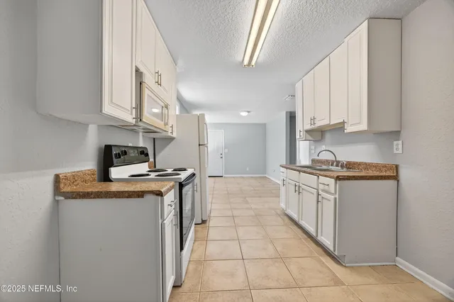 $1,200 | 1011 Glencarin Street, Jacksonville, FL 32208