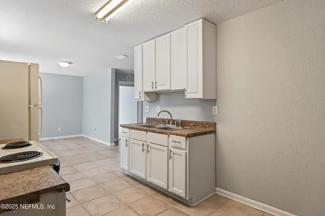 $1,200 | 1011 Glencarin Street, Jacksonville, FL 32208