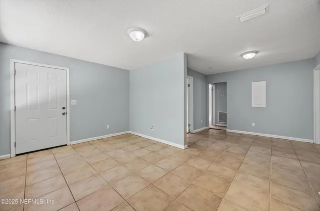 $1,200 | 1011 Glencarin Street, Jacksonville, FL 32208