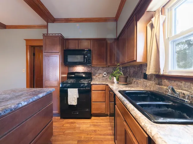 $179,900 | 407 North 3rd Street, Dunlap, IL 61525