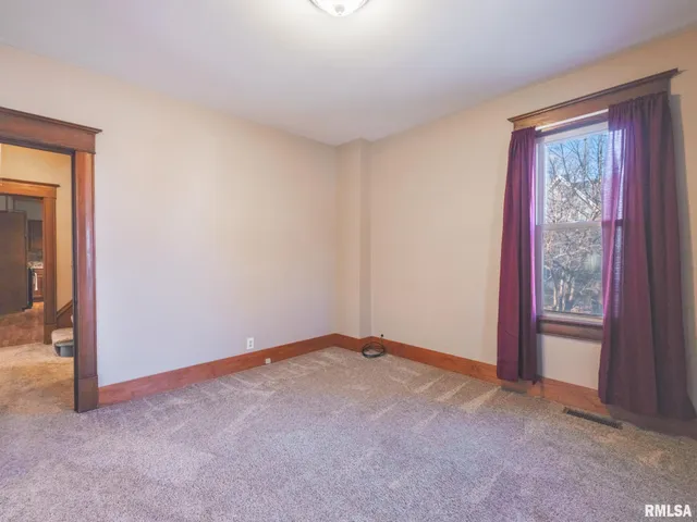 $179,900 | 407 North 3rd Street, Dunlap, IL 61525