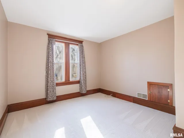 $179,900 | 407 North 3rd Street, Dunlap, IL 61525