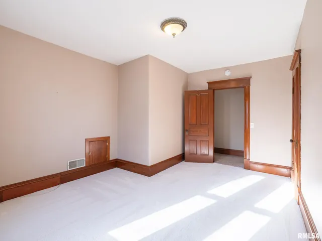 $179,900 | 407 North 3rd Street, Dunlap, IL 61525