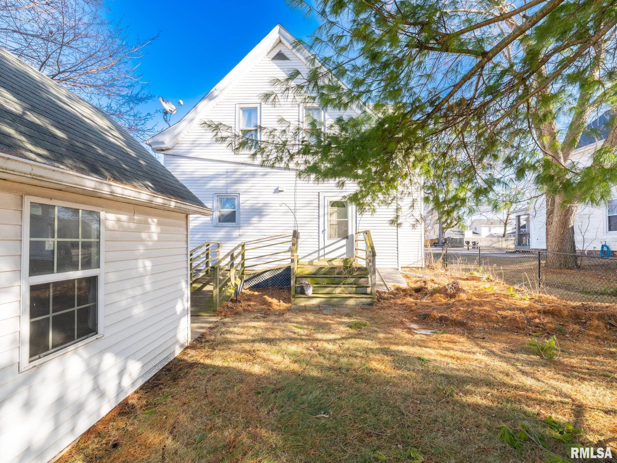 407 North 3rd Street Dunlap, IL 61525 - Photo 10 of 53