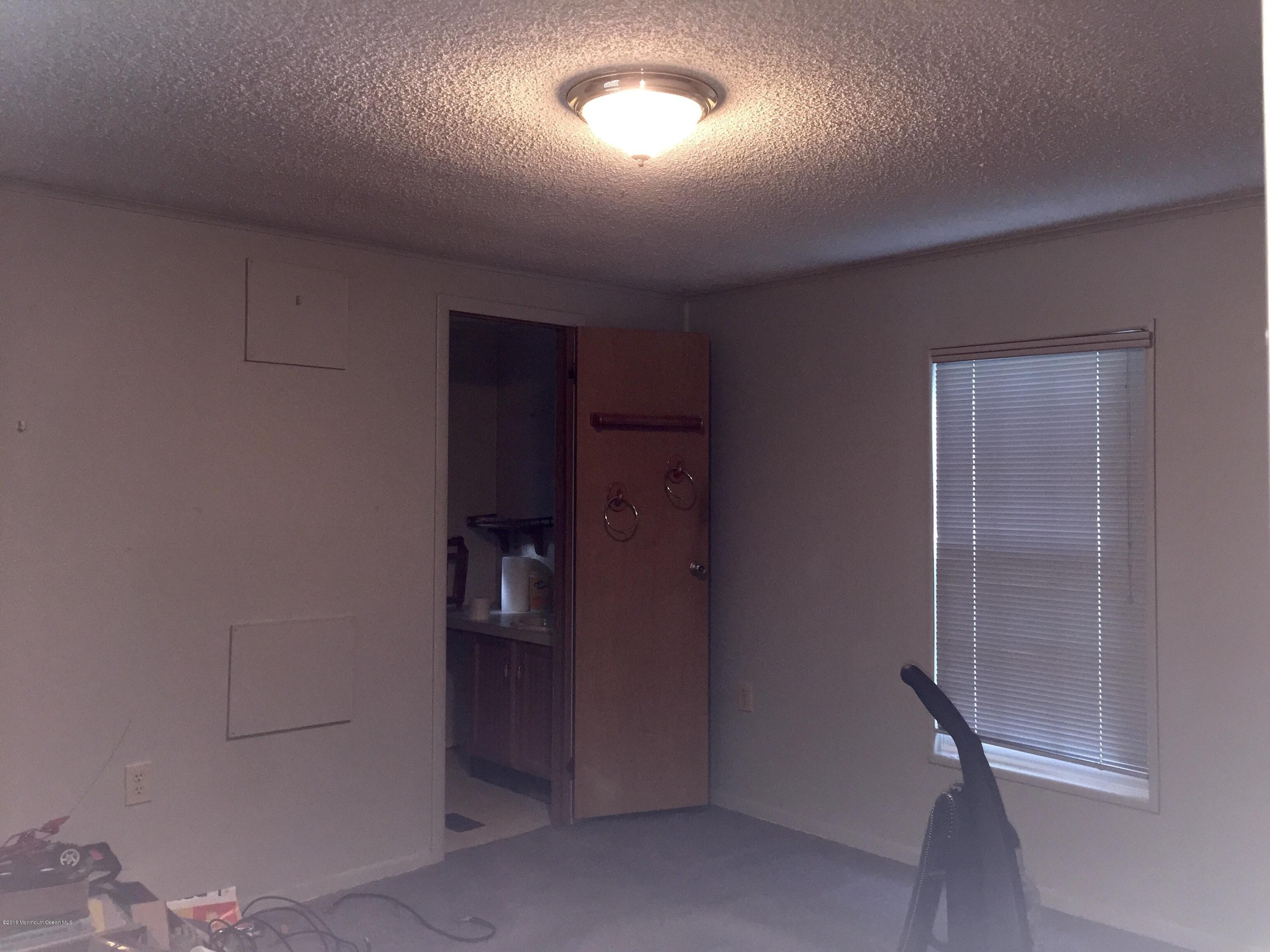 30 Ruffian Way Howell, NJ 07731 - Photo 7 of 9 image