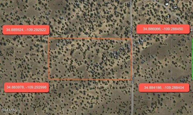 a view of a picture of a room