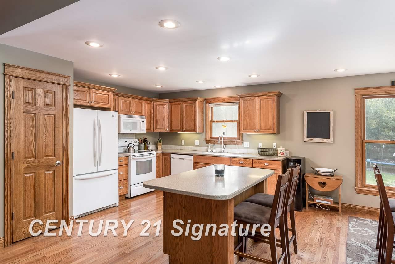 886 Schust Road Saginaw, MI 48604 - Photo 17 of 34