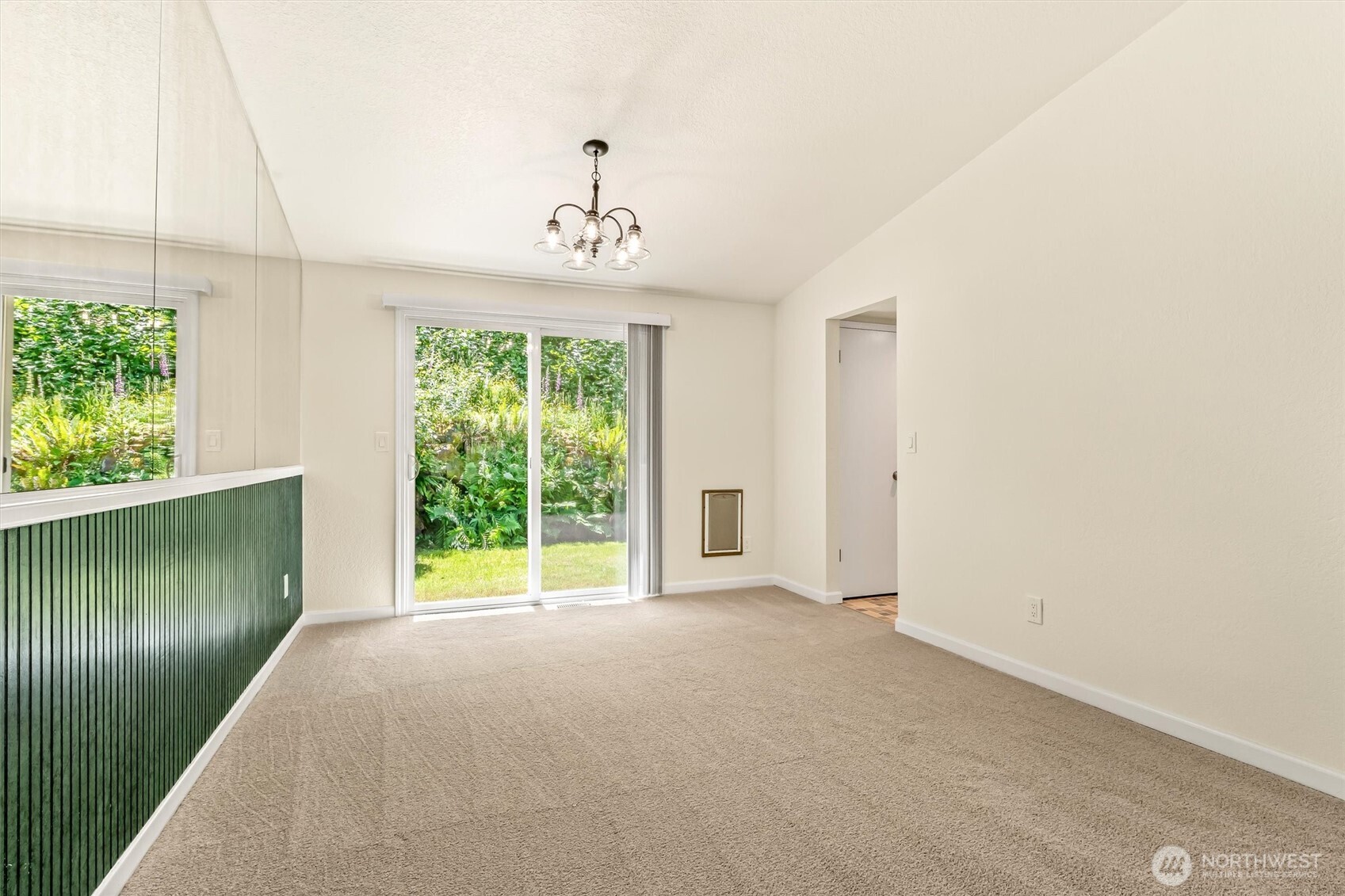 8830 Shell Place Edmonds, WA 98026 - Photo 10 of 39