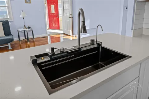 $225,000 | 909 East Railroad Street, Sandwich, IL 60548