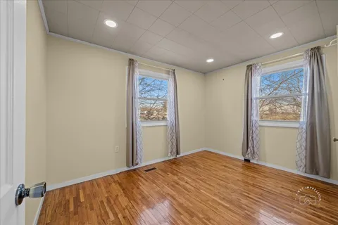 $225,000 | 909 East Railroad Street, Sandwich, IL 60548