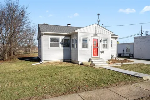 $225,000 | 909 East Railroad Street, Sandwich, IL 60548