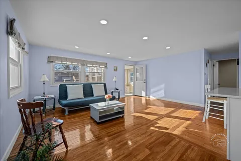 $225,000 | 909 East Railroad Street, Sandwich, IL 60548