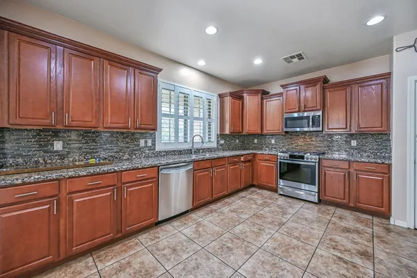 $2,800 | 4173 South Buckskin Way, Chandler, AZ 85249