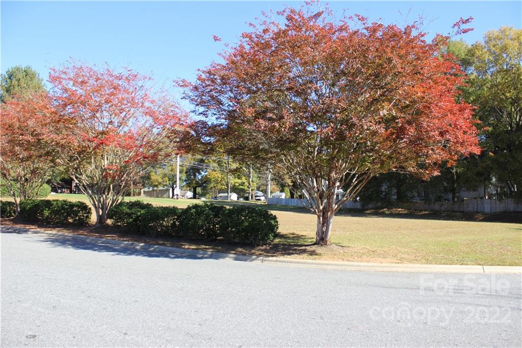 9 C East Main Ave