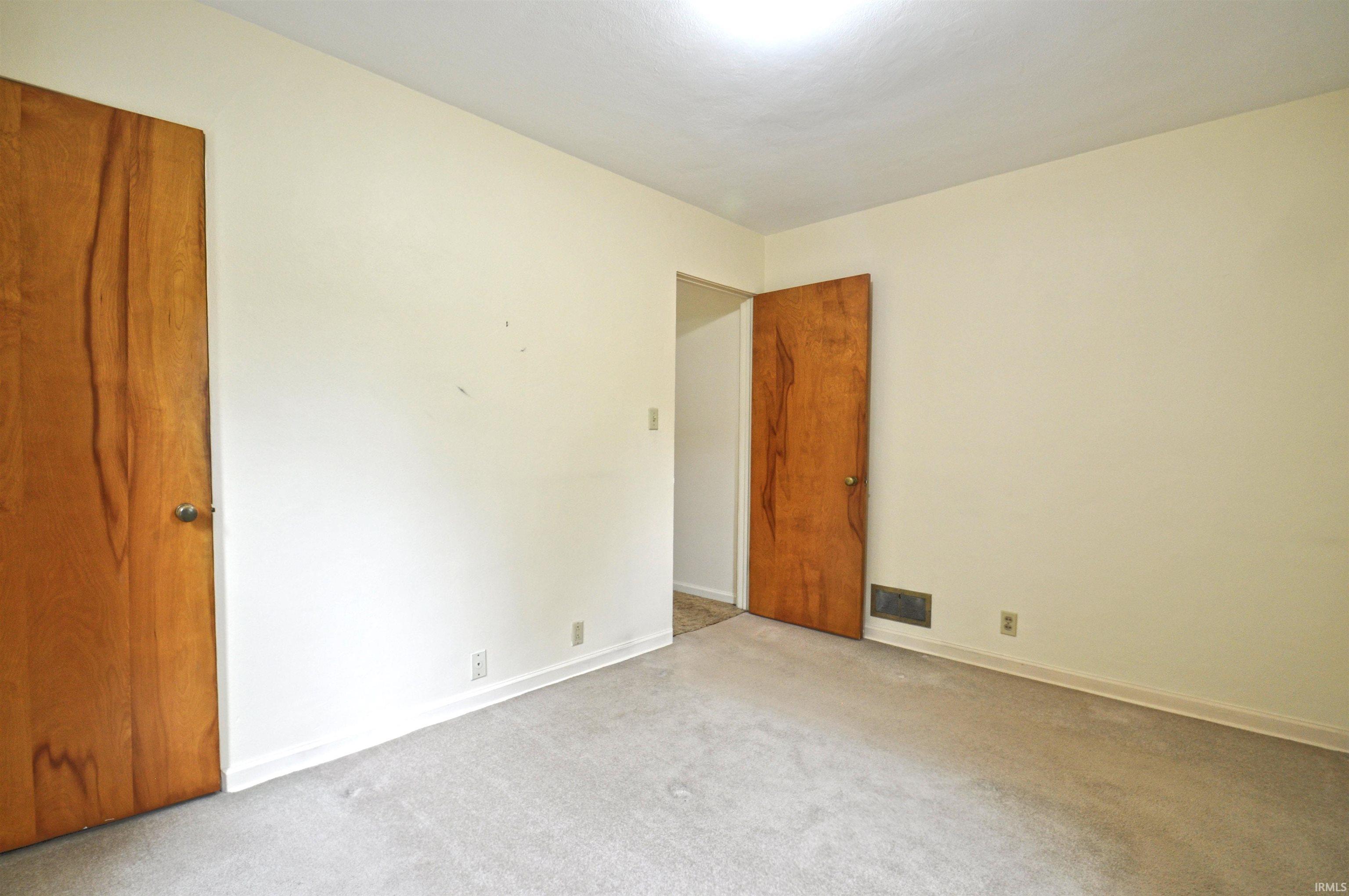 55057 Country Club Road South Bend, IN 46628 - Photo 14 of 35 Gallery Image 14