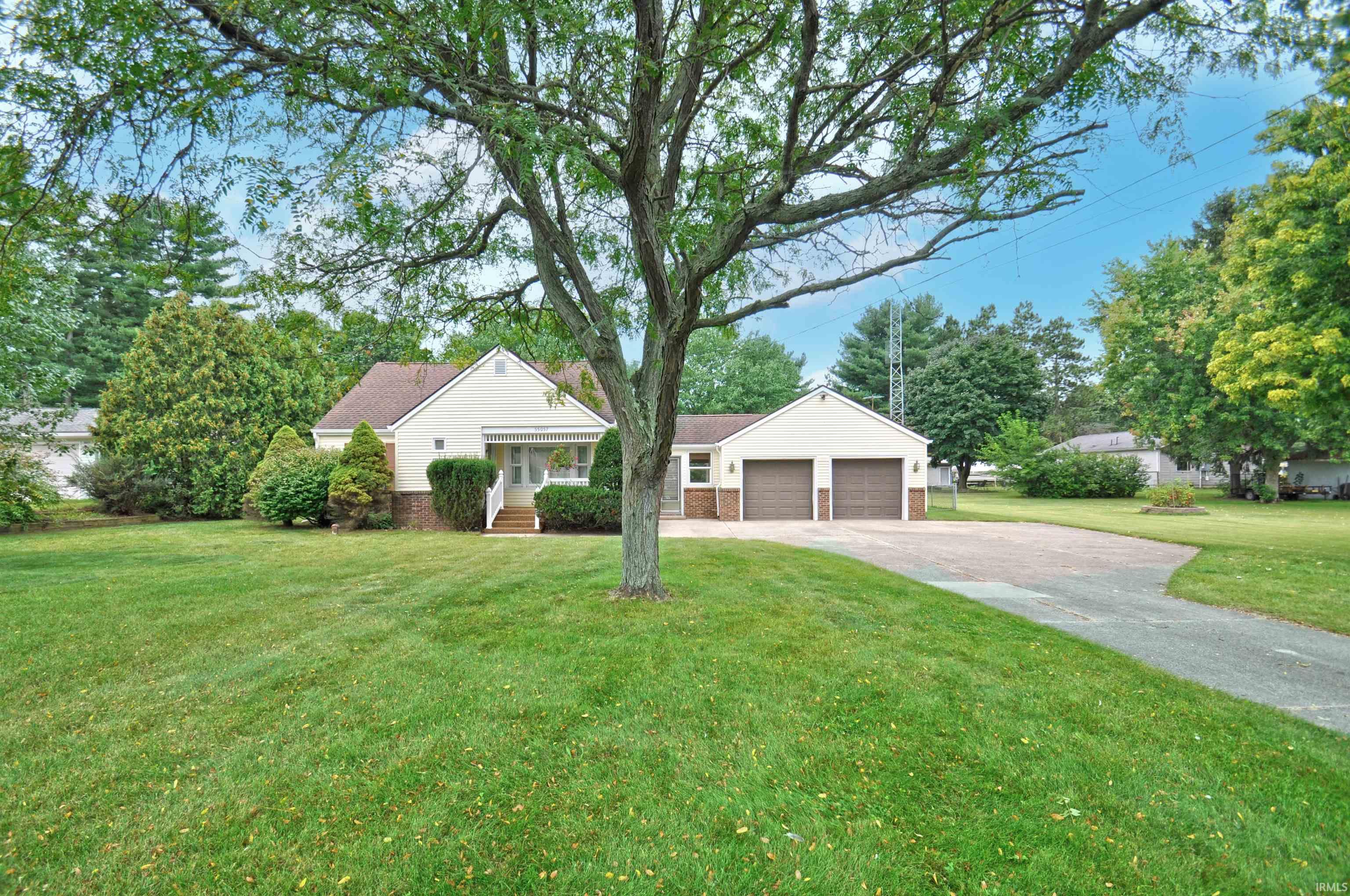55057 Country Club Road South Bend, IN 46628 - Photo 3 of 35 Gallery Image 3