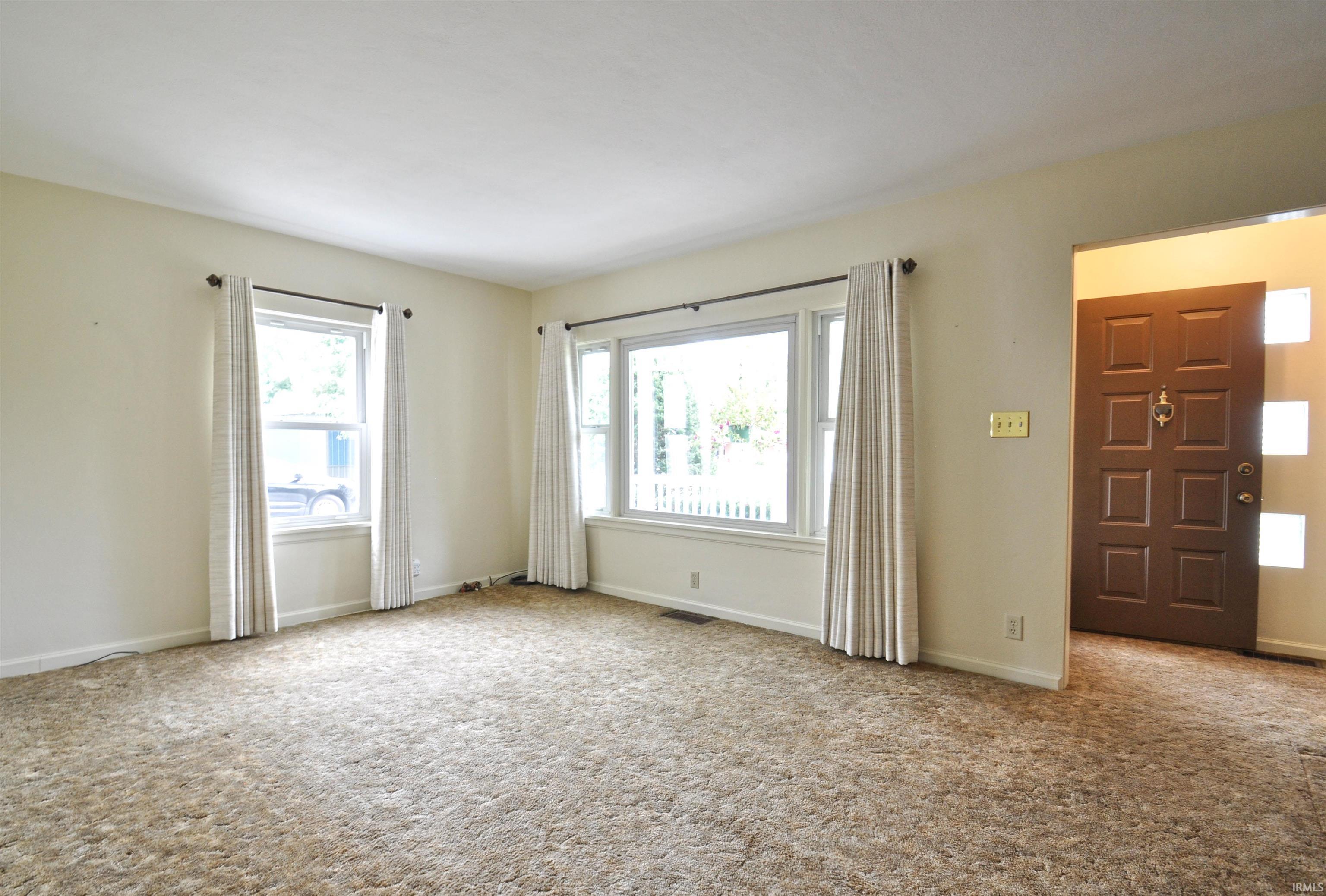 55057 Country Club Road South Bend, IN 46628 - Photo 6 of 35 Gallery Image 6