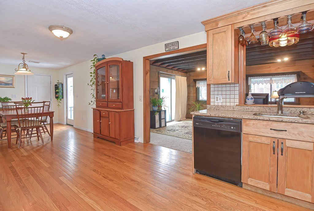 16 Meadow Road Medway, MA 02053 - Photo 12 of 40 Gallery Image 12