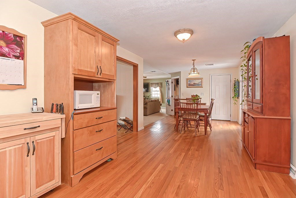 16 Meadow Road Medway, MA 02053 - Photo 13 of 40 Gallery Image 13