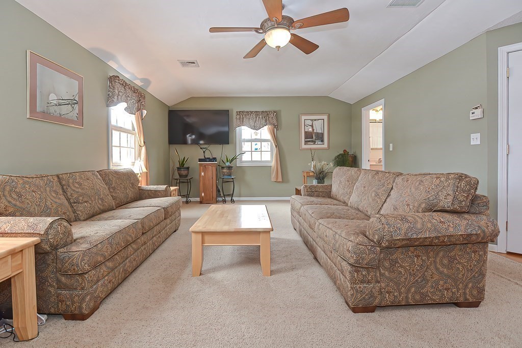 16 Meadow Road Medway, MA 02053 - Photo 17 of 40 Gallery Image 17