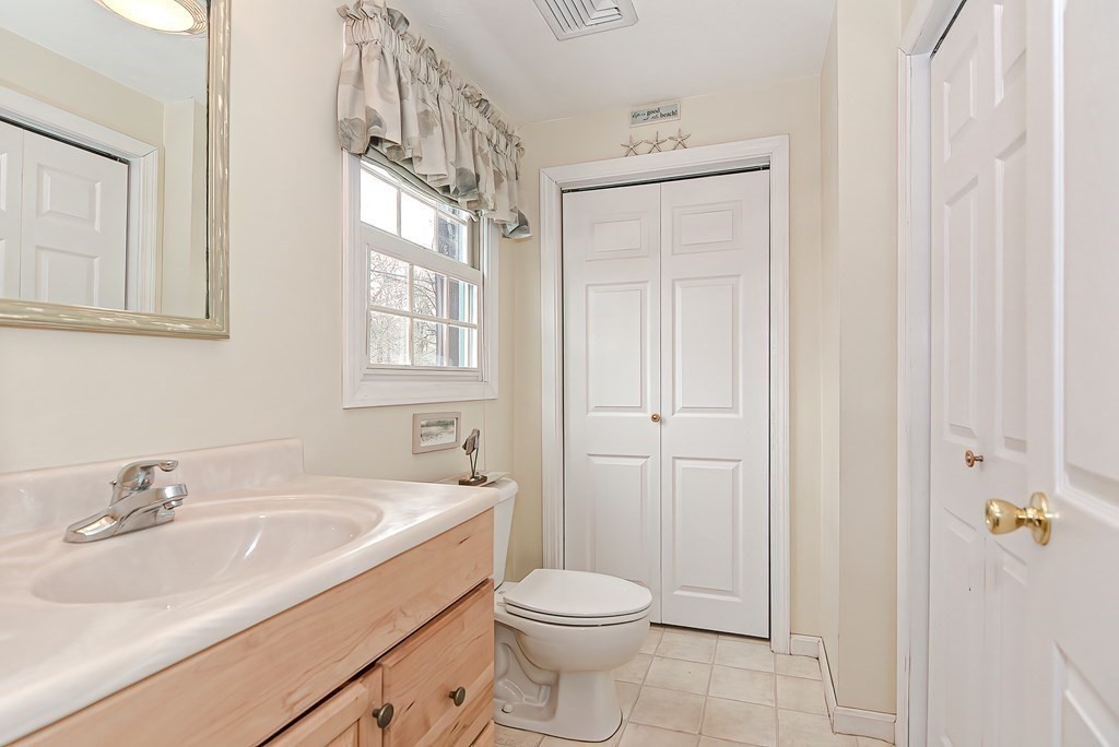 16 Meadow Road Medway, MA 02053 - Photo 20 of 40 Gallery Image 20