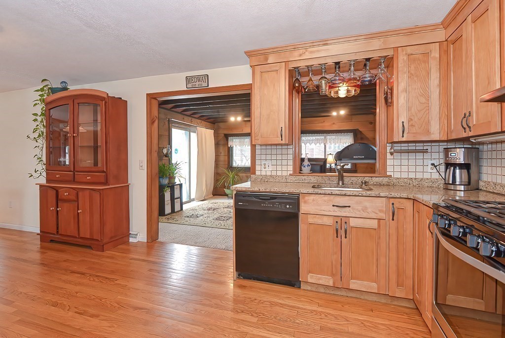 16 Meadow Road Medway, MA 02053 - Photo 9 of 40 Gallery Image 9