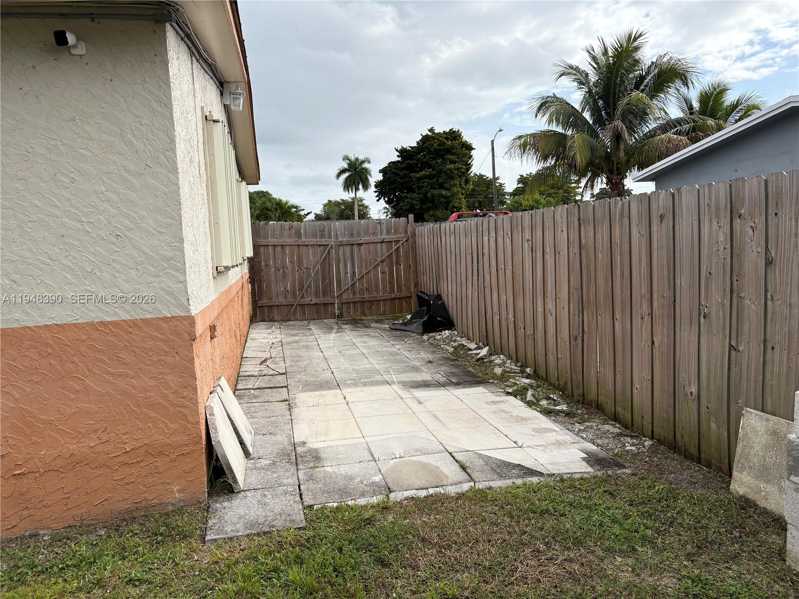 330 North 69th Way Hollywood, FL 33024 - Photo 20 of 20 a view of a backyard