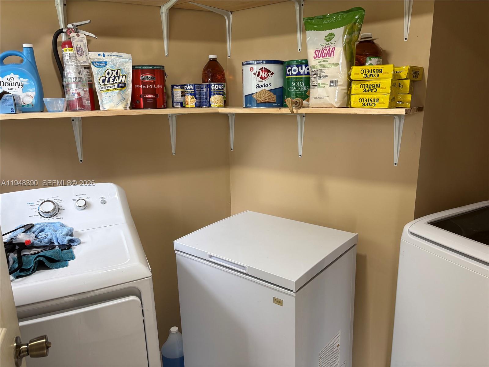 330 North 69th Way Hollywood, FL 33024 - Photo 6 of 20 a utility room with dryer and washer