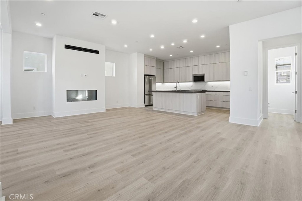 8 Remy Lane Montebello, CA 90640 - Photo 2 of 61