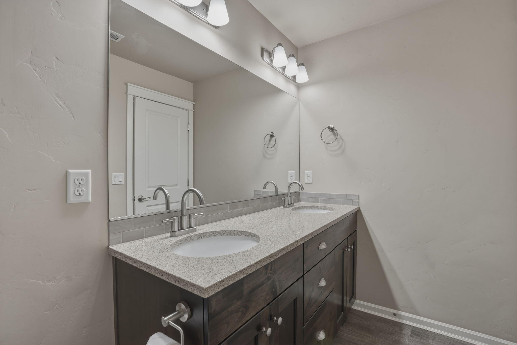 20840 Gateway Drive Bend, OR 97702 - Photo 19 of 40 20