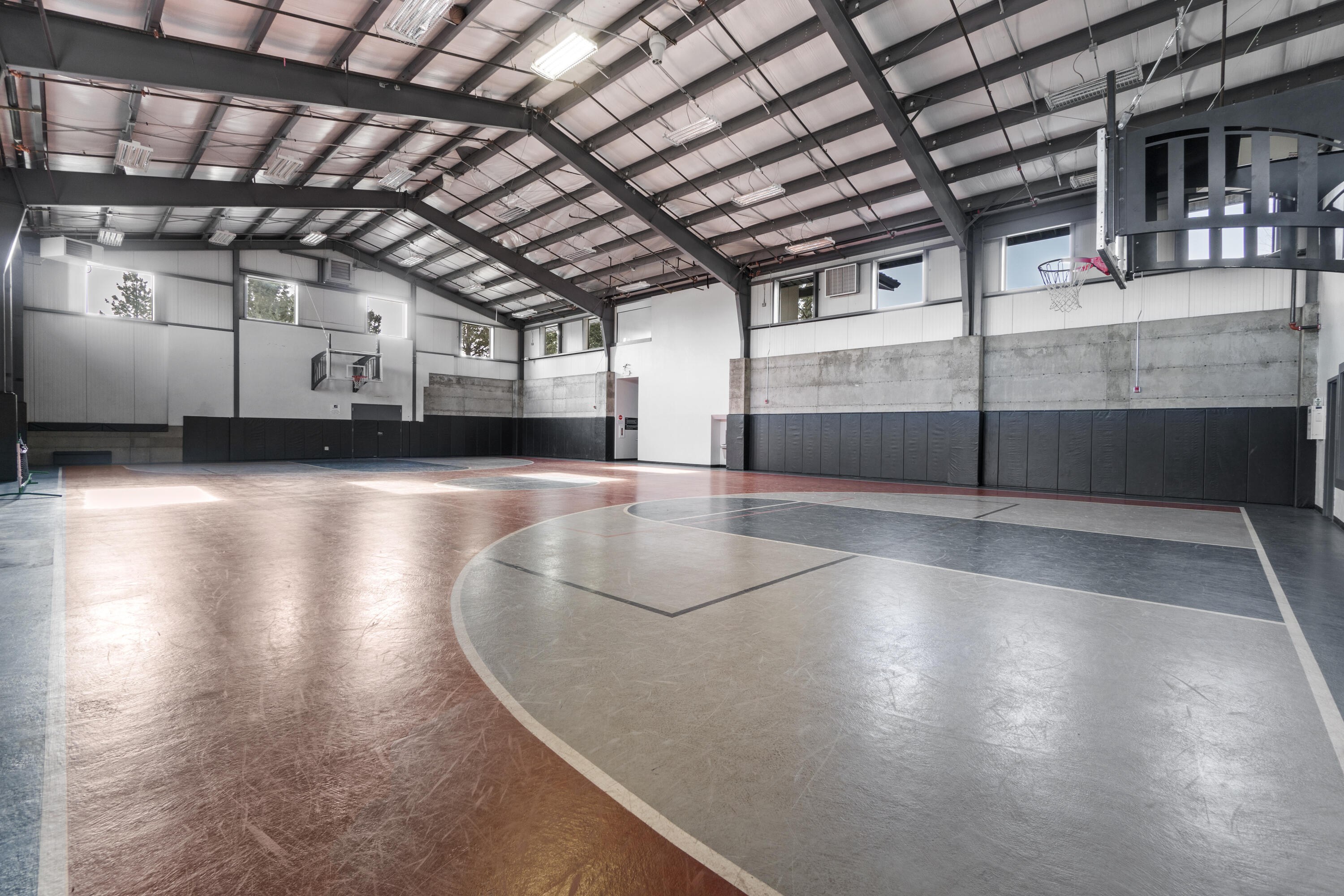20840 Gateway Drive Bend, OR 97702 - Photo 27 of 40 Indoor Sport Court