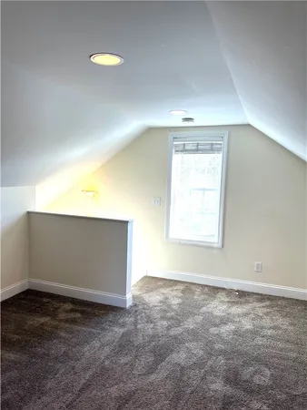 $2,600 | 31 Garfield Avenue, Unit 2, Bristol, RI 02809