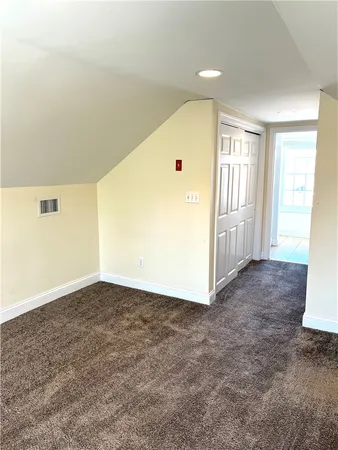 $2,600 | 31 Garfield Avenue, Unit 2, Bristol, RI 02809