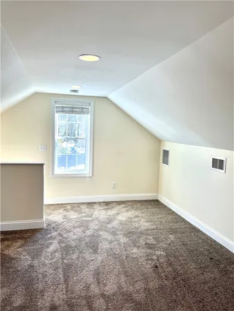 $2,600 | 31 Garfield Avenue, Unit 2, Bristol, RI 02809