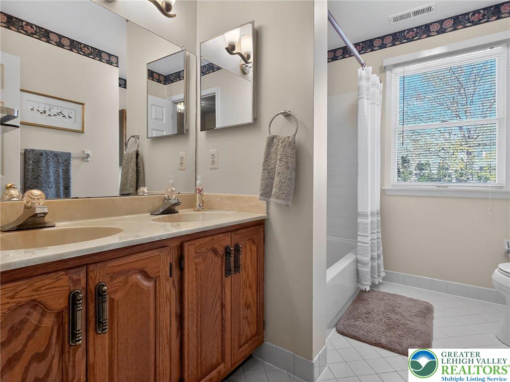 4510 Kathi Drive Bethlehem, PA 18017 - Photo 30 of 49