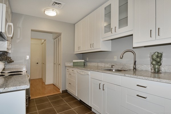 42 Ober Road, Unit F Newton, MA 02459 - Photo 8 of 30