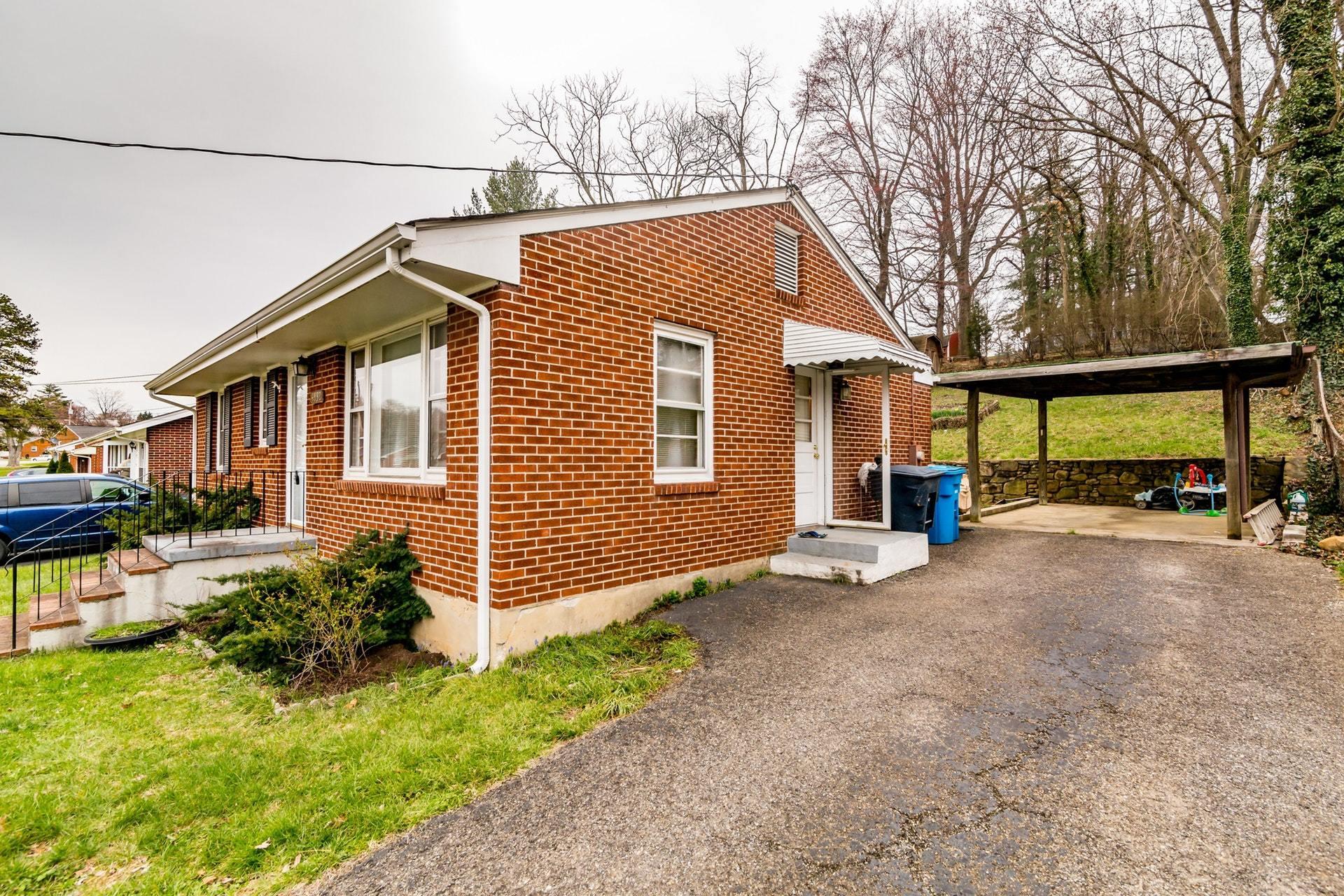 4932 Desi Road Northwest Roanoke, VA 24017 - Photo 19 of 31 019-265896-20-4932 Desi Rd-0147_6149952