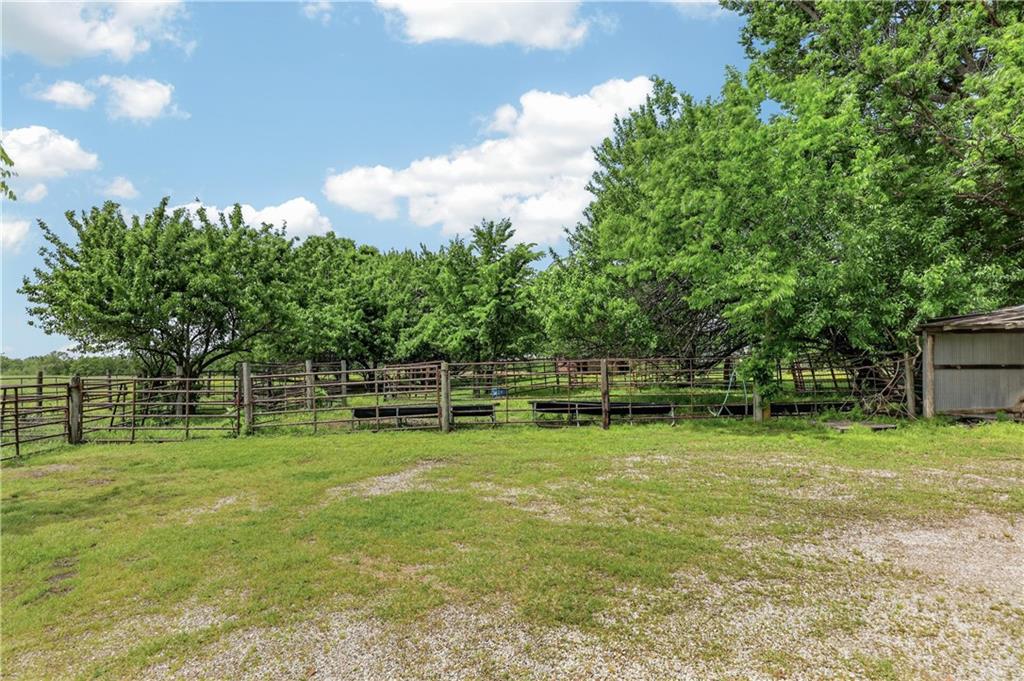 10784 Southwest 70th Street Chetopa, KS 67336 - Photo 8 of 38