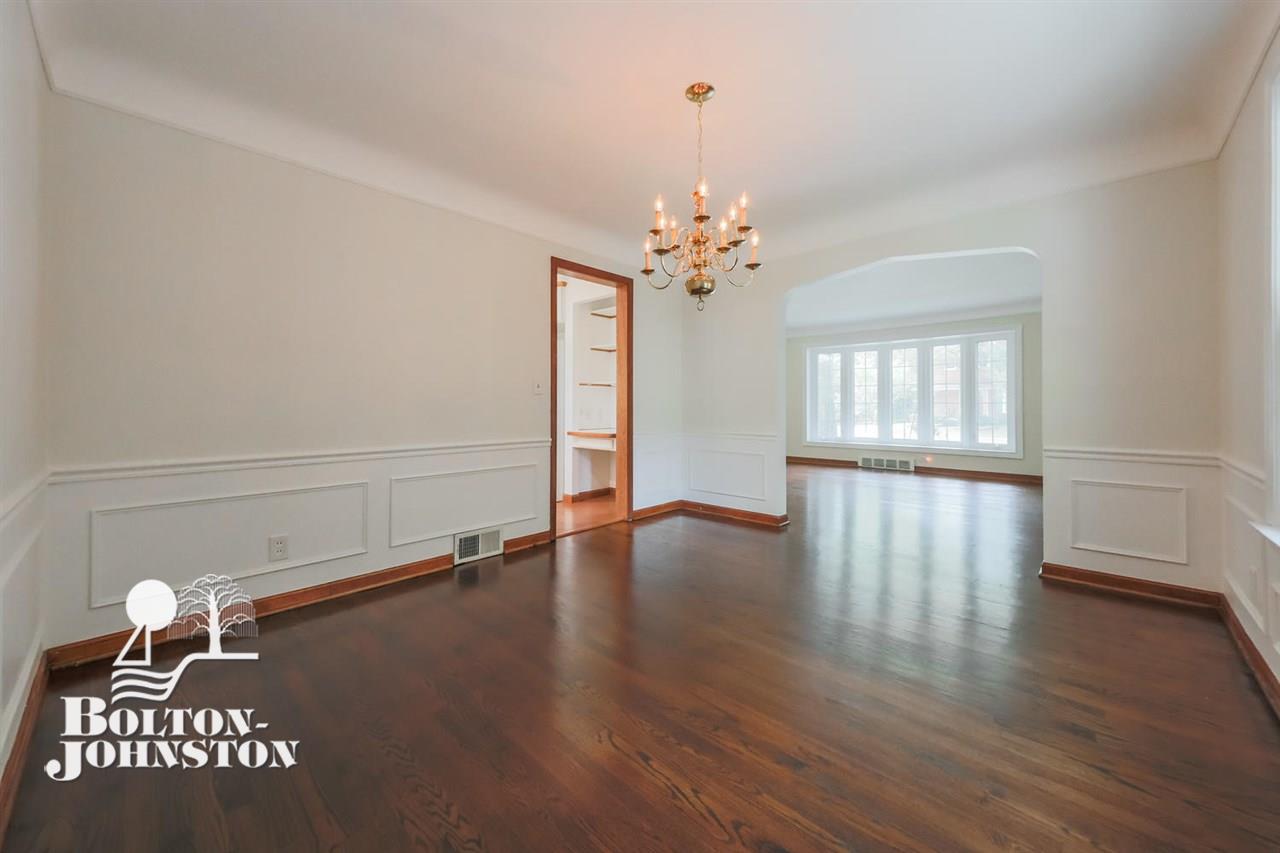 1948 Broadstone Road Grosse Pointe Woods, MI 48236 - Photo 8 of 20