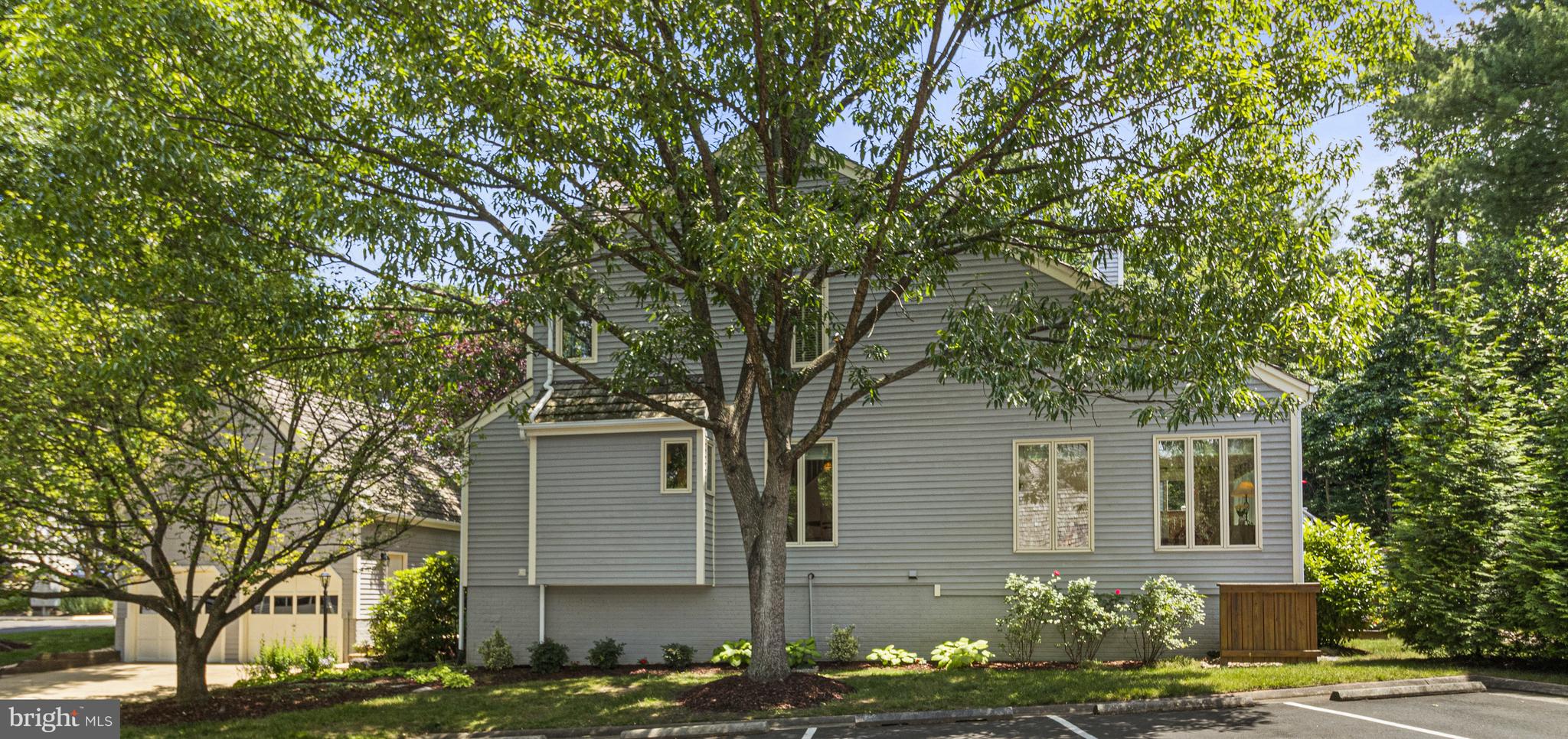 1318 Wedgewood Manor Way Reston, VA 20194 - Photo 2 of 65 Front Exterior